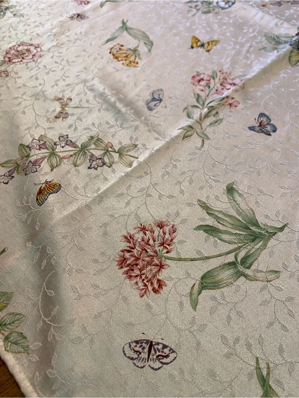 Lovely Floral Butterfly Tablecloth
